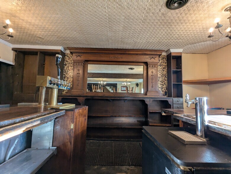 More Photos Of 17 Main St, Ballston Lake Restaurant For Lease
