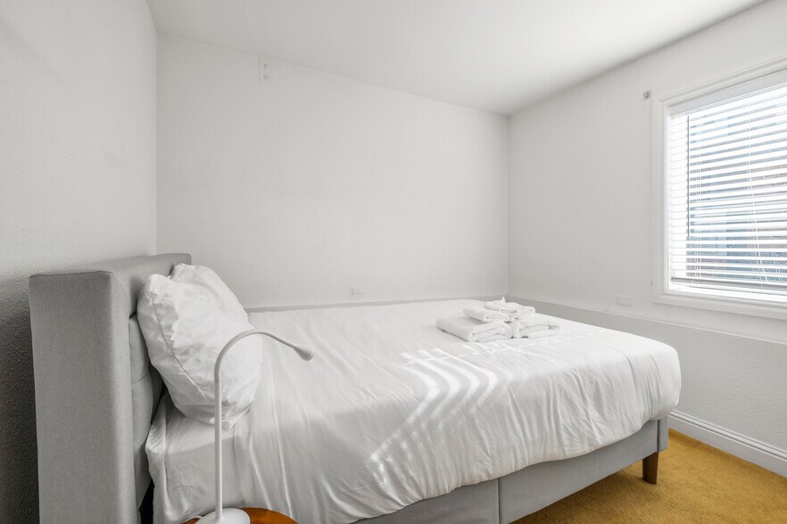 More Photos Of 1628 Tyler St, Berkeley Apartments For Sale