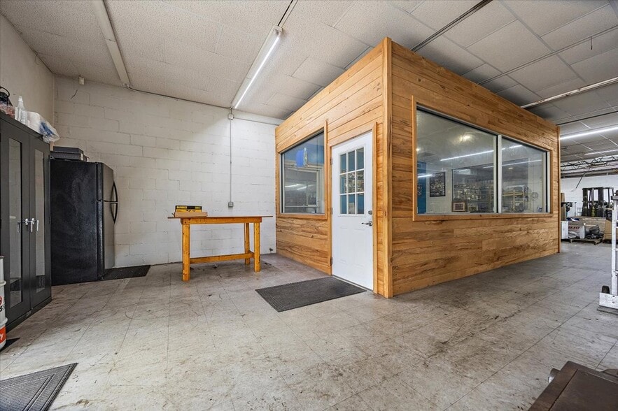 More Photos Of 551625 Us-1, Hilliard Freestanding For Sale