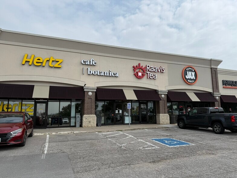 Primary Photo Of 2557-2575 S 171st St, Omaha General Retail For Lease