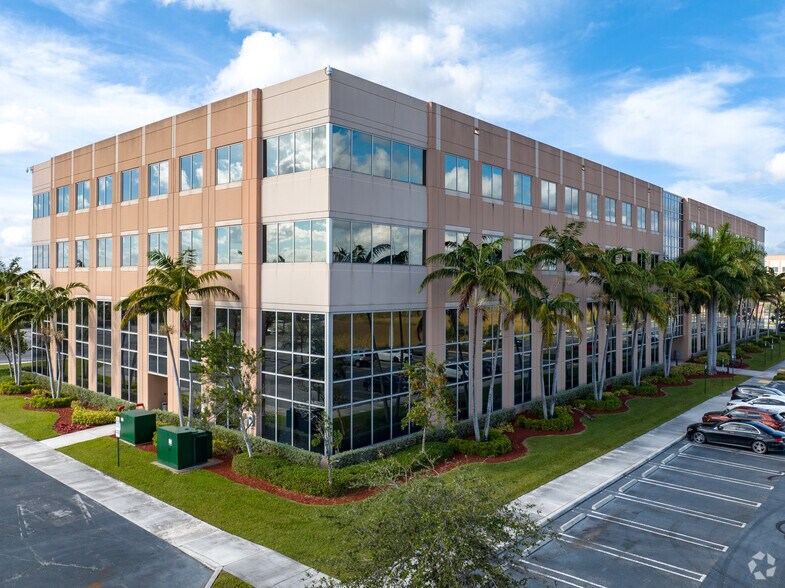 More Photos Of 9725 NW 117th Ave, Medley Unknown For Lease