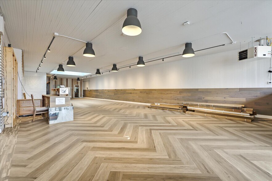 More Photos Of 14 E Lake Ave, Watsonville Storefront For Lease