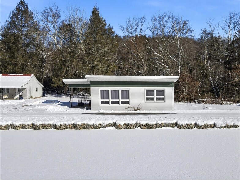 More Photos Of 306 Merwinsburg Rd, Effort Apartments For Sale