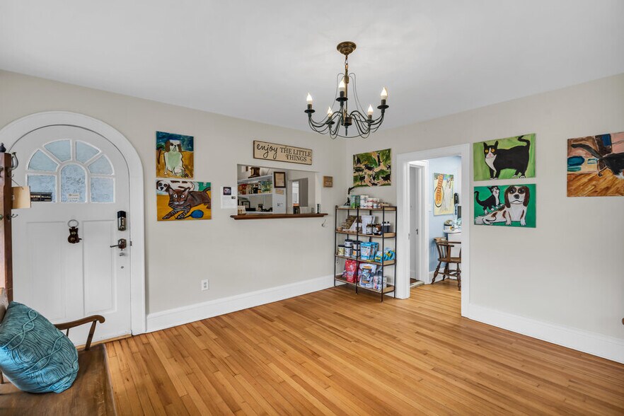 More Photos Of 261 Rt 34, Colts Neck Veterinarian Kennel For Sale