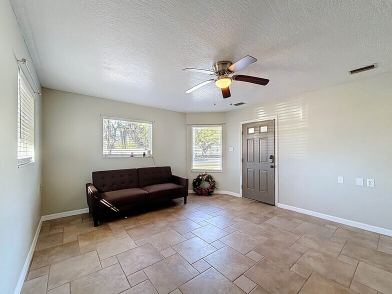More Photos Of 421 NW 14th Pl, Crystal River Apartments For Sale
