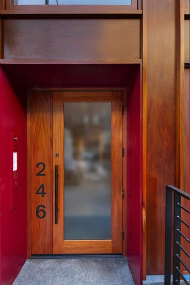 More Photos Of 246 W 16th St, New York Storefront Retail Residential For Lease
