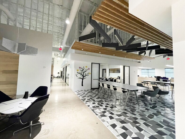 More Photos Of 4635 Boston Ln, Austin Light Manufacturing For Lease