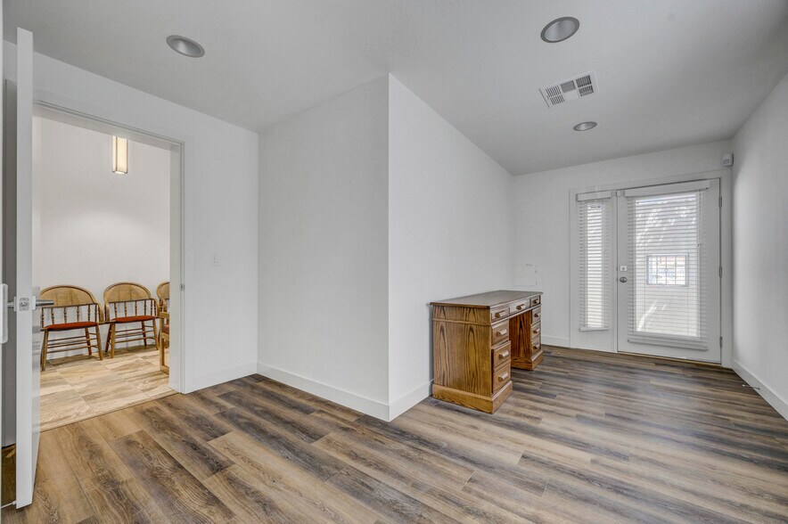 More Photos Of 811 S 6th St, Las Vegas Office For Lease
