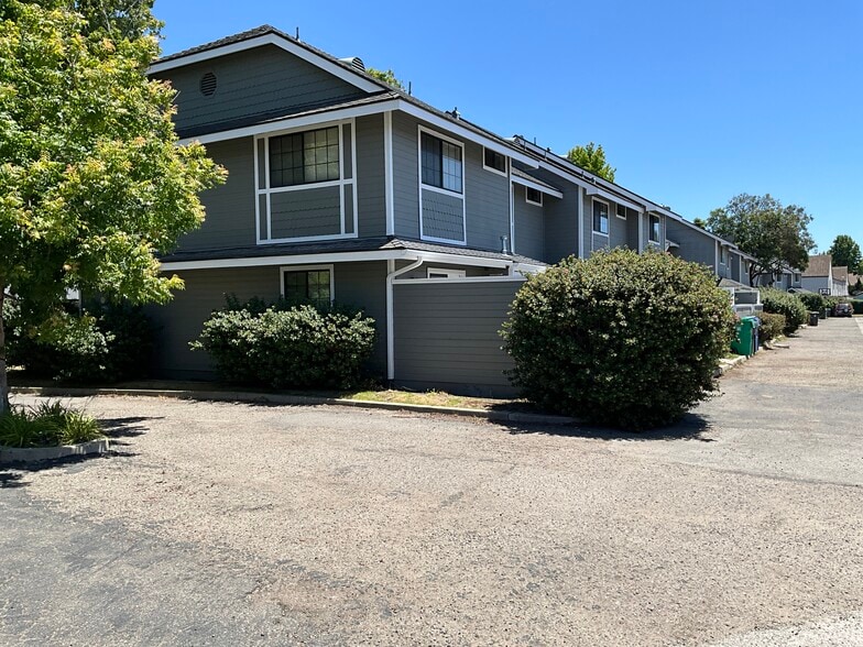 More Photos Of 417 Tiffany Dr, Santa Maria Apartments For Sale
