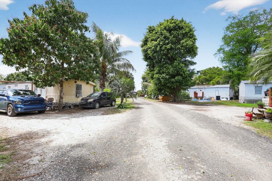 More Photos Of 1 Richard Keen Rd, Pahokee Manufactured Housing Mobile Home Park For Sale