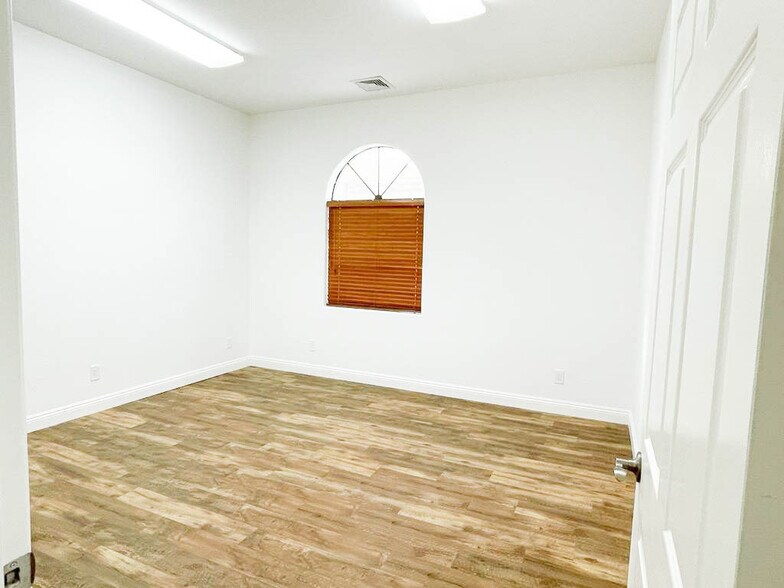 More Photos Of 1480 E Calvada Blvd, Pahrump Medical For Lease