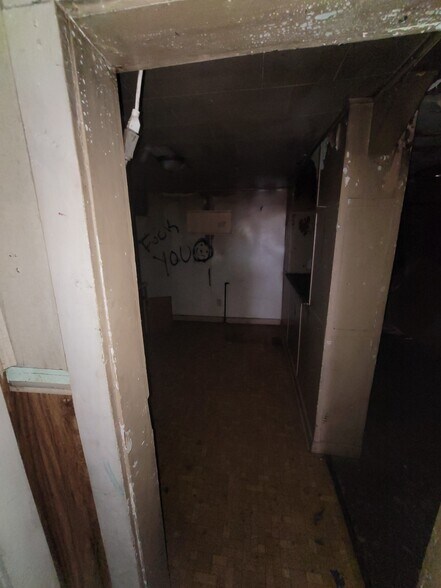 More Photos Of 1823 W 8th St, Muncie Multifamily For Sale