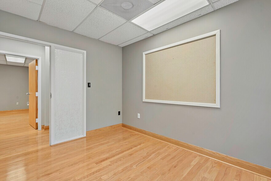 More Photos Of 131 Elden St, Herndon Medical For Sale