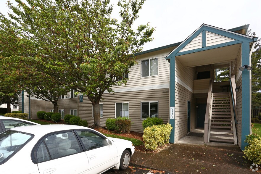 More Photos Of 805 NE Kane Dr, Gresham Apartments For Sale