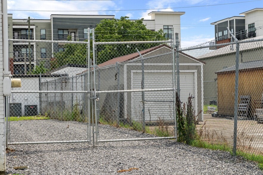 More Photos Of 2101 Chestnut St, Chattanooga Office For Sale