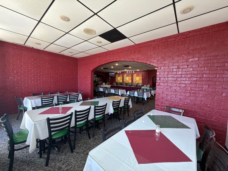 More Photos Of 10120-10160 W 119th St, Overland Park Freestanding For Lease