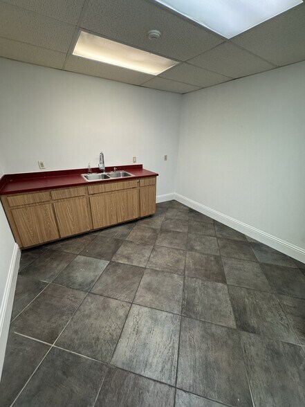 More Photos Of 5508 N Nebraska Ave, Tampa Warehouse For Sale