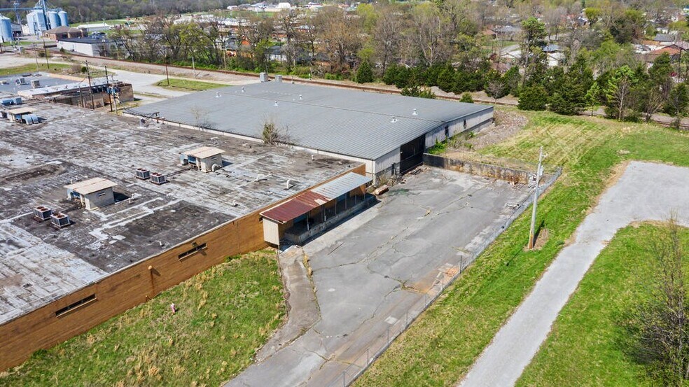 More Photos Of 1121 Skyline Dr, Hopkinsville Manufacturing For Sale