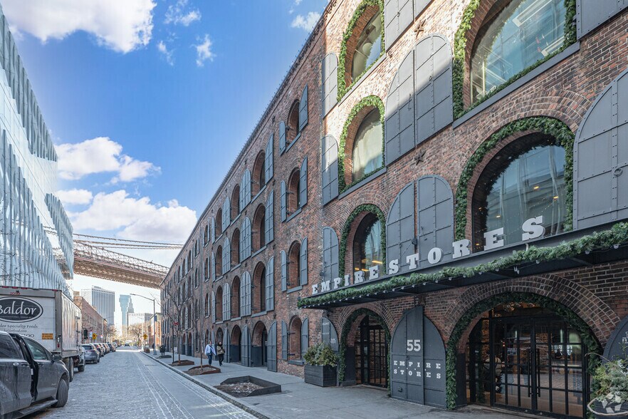 More Photos Of 55 Water St, Brooklyn Office For Lease