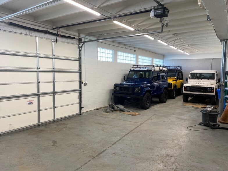 More Photos Of 3034 NE 12th Ter, Oakland Park Warehouse For Sale