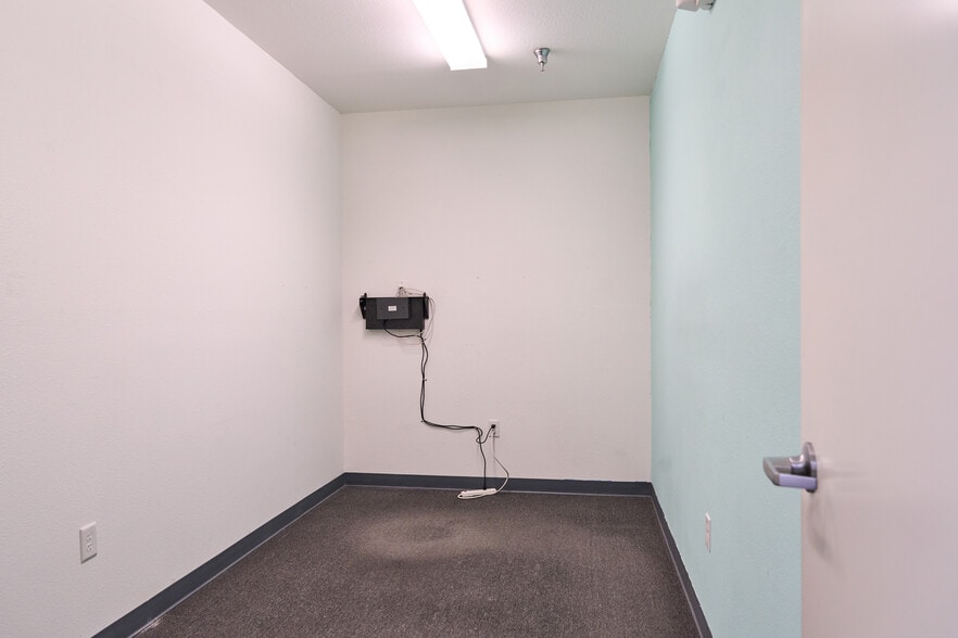 More Photos Of 1027 S Main St, Las Vegas Office For Lease