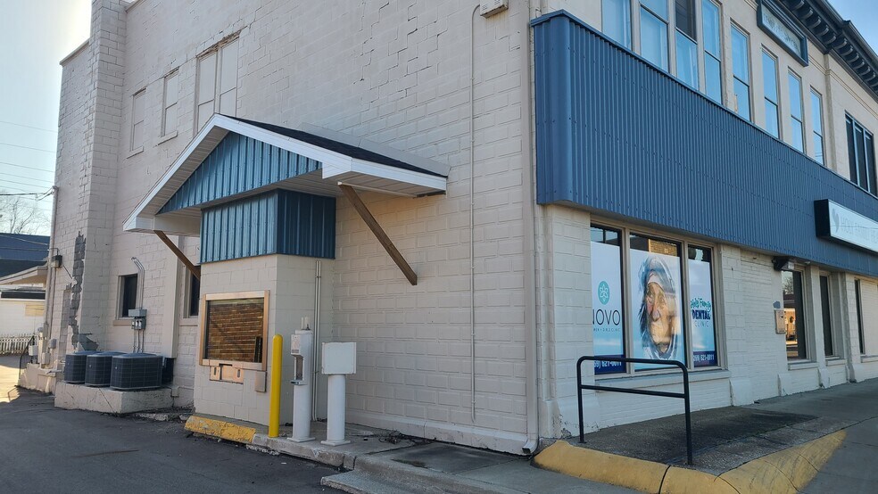 More Photos Of 2 E Main St, Hartford Medical For Sale