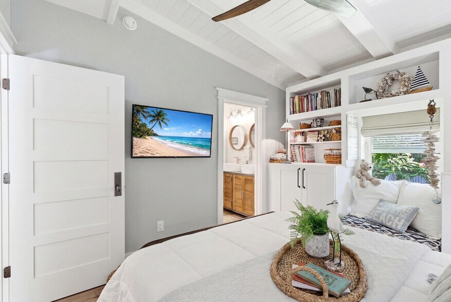 More Photos Of 840 Myrtle Ter, Naples Freestanding For Sale