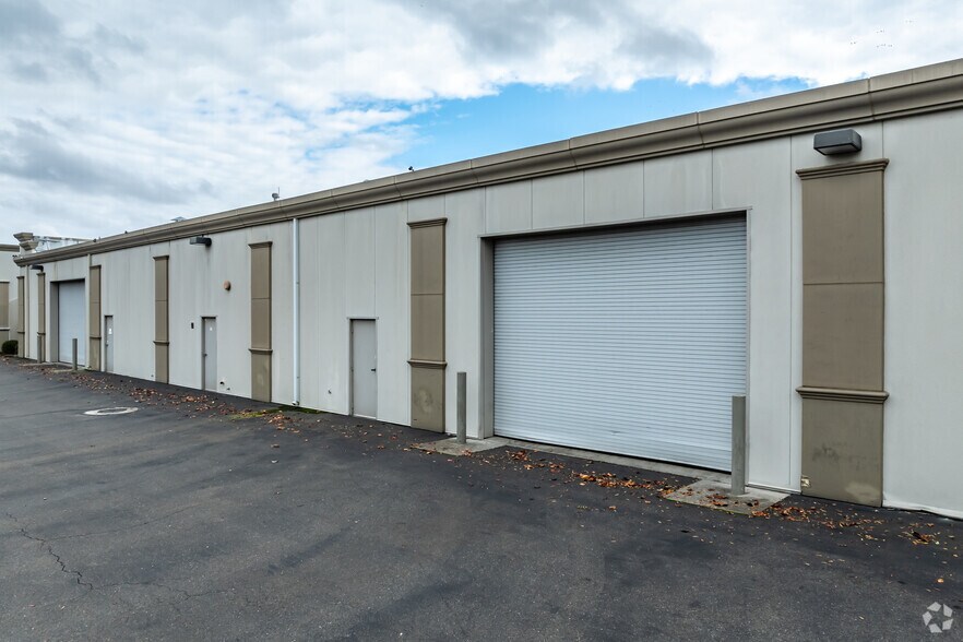 More Photos Of 11281 Pyrites Way, Rancho Cordova Light Distribution For Lease