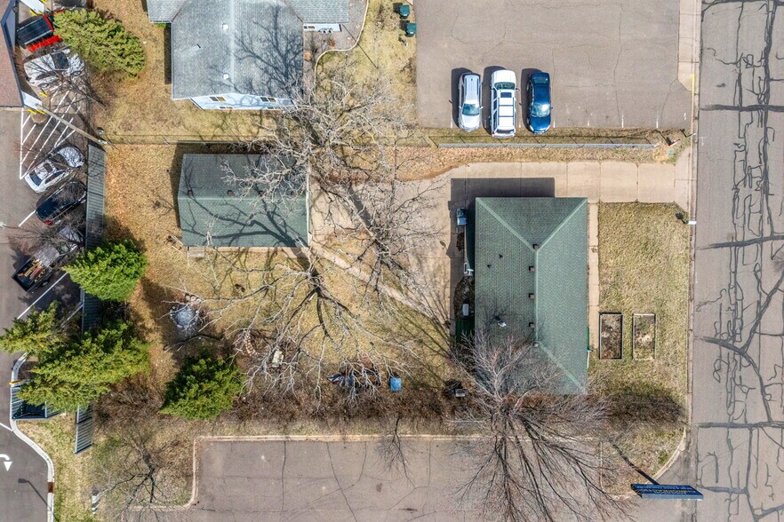 More Photos Of 38804 8th Ave, North Branch Office Residential For Sale