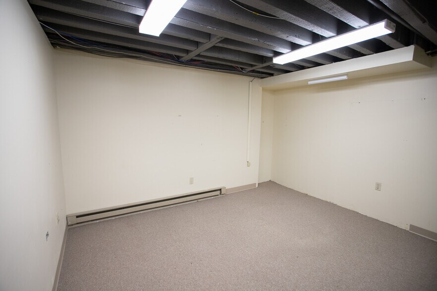 More Photos Of 105 Main St, Bangor Apartments For Lease