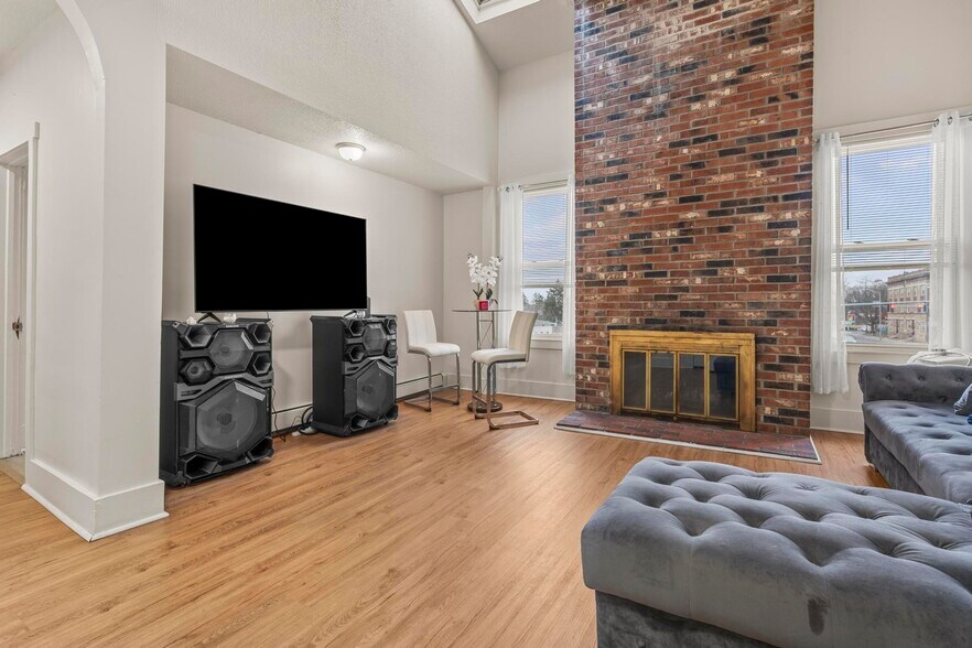 More Photos Of 380 Arch St, New Britain Apartments For Sale