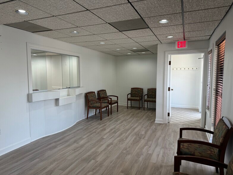 More Photos Of 2028 Opitz Blvd, Woodbridge Medical For Lease