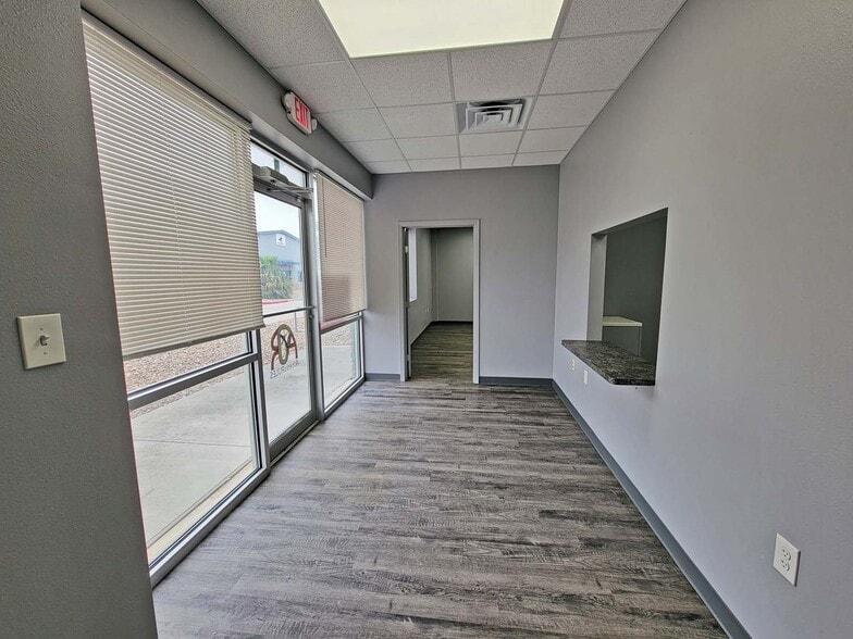 More Photos Of 8233 Leopard St, Corpus Christi Unknown For Lease