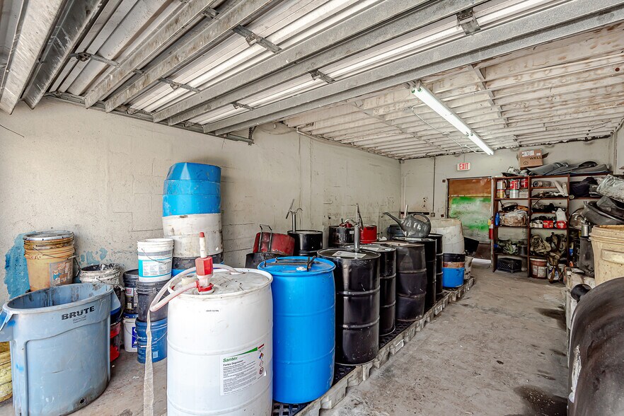 More Photos Of 2301 SW 57th Ave, West Park Warehouse For Lease