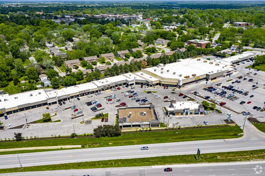 More Photos Of 276-346 SW Blue Pky, Lee's Summit Unknown For Lease