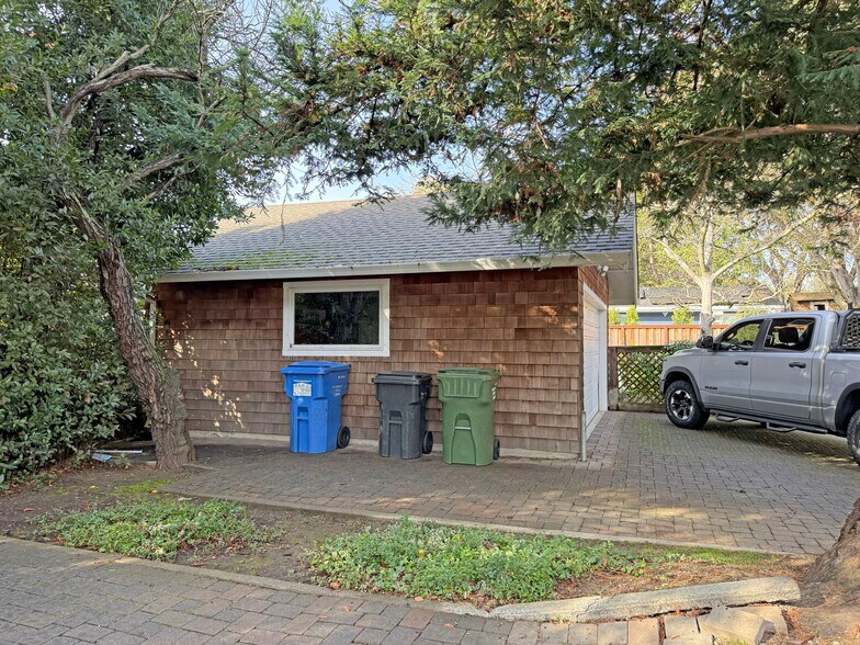 More Photos Of 1025 5th St, Novato Office For Sale