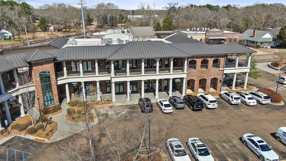 More Photos Of 113-115 W Jackson Ave, Ridgeland Unknown For Lease