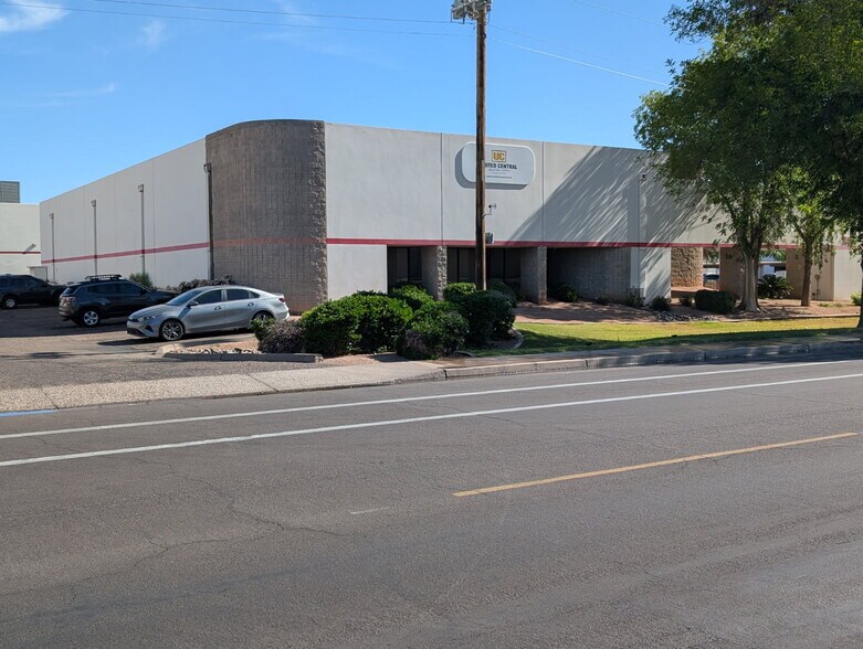 More Photos Of 3814 E Roeser Rd, Phoenix Warehouse For Sale