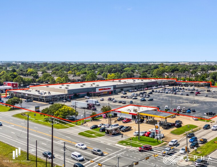 More Photos Of 570 El Dorado Blvd, Webster Unknown For Lease