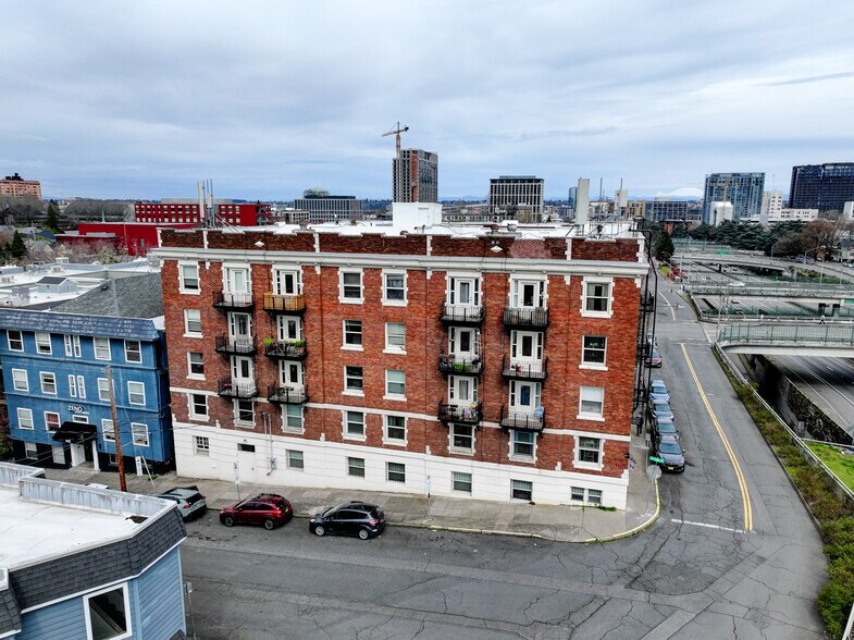 More Photos Of 1429 SW 14th Ave, Portland Apartments For Sale