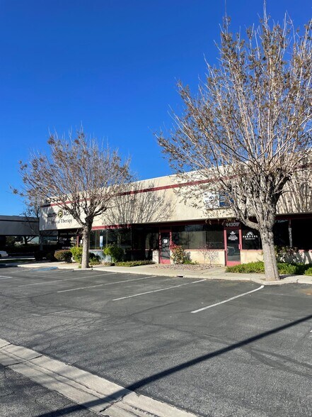 More Photos Of 44300 Lowtree Ave, Lancaster Office For Sale