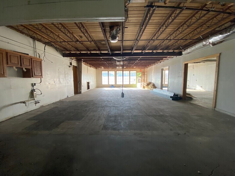 More Photos Of 117 N 2nd St, Krum General Retail For Sale