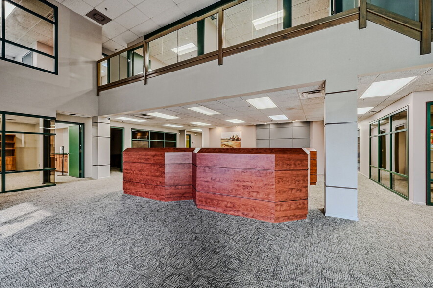 More Photos Of 53 Mccullough Dr, New Castle Warehouse For Lease