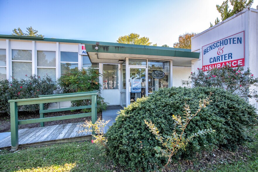 More Photos Of 645 Penniman Rd, Williamsburg Bank For Sale