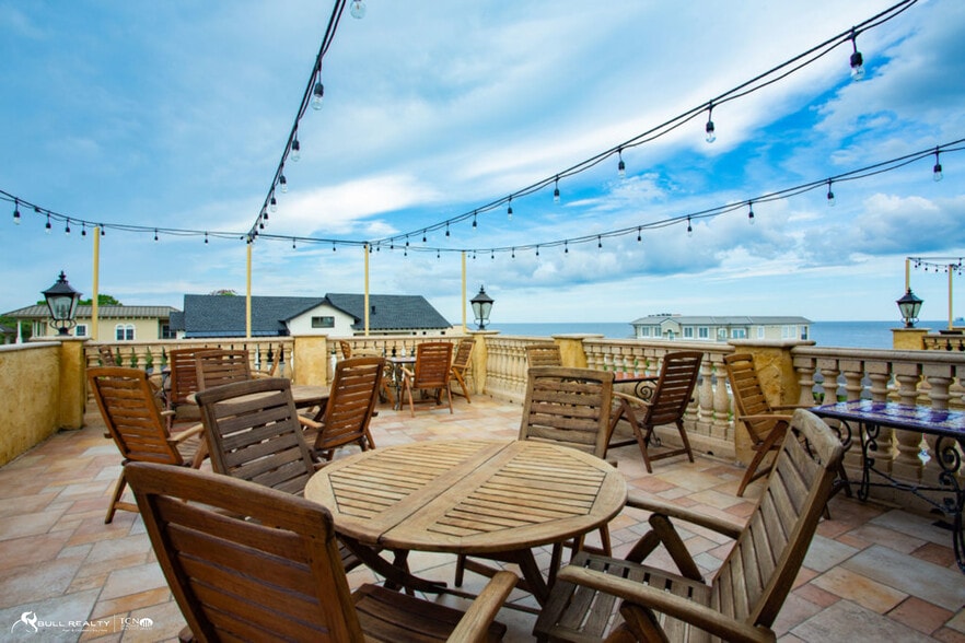 More Photos Of 935 Beachview Dr, Saint Simons Island Hotel For Sale