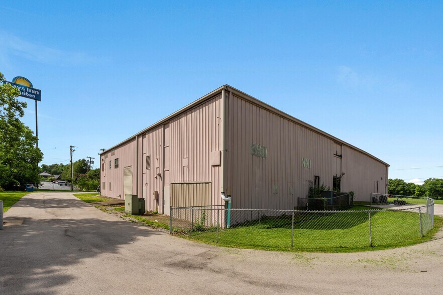 More Photos Of 1975 Haggard Ct, Lexington Religious Facility For Sale