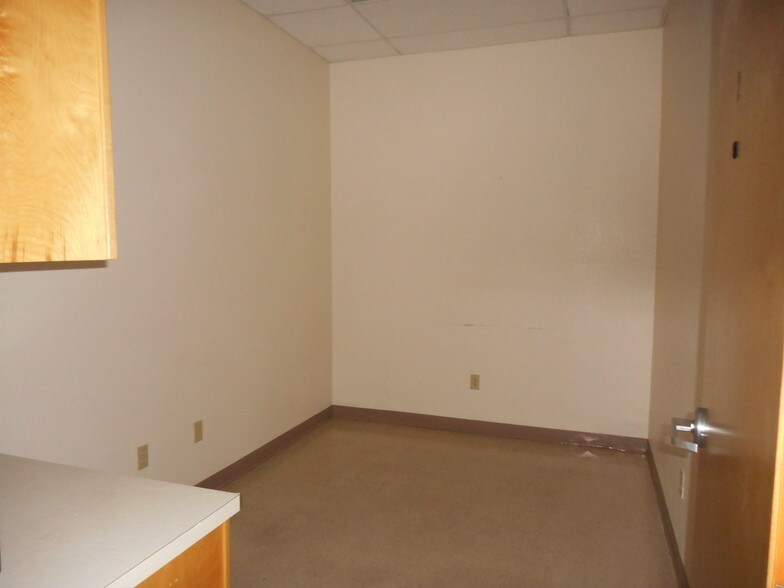 More Photos Of 864 Central Blvd, Brownsville Medical For Sale