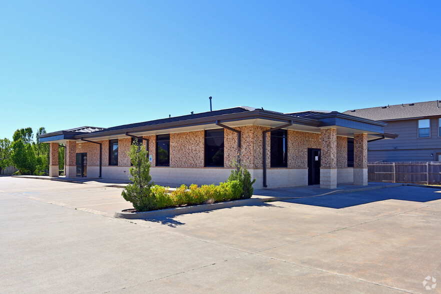 Primary Photo Of 530 Pointe Parkway Blvd, Yukon Office For Sale