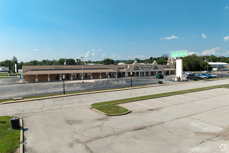 Primary Photo Of 225 Thresher Dr, Eureka General Retail For Lease