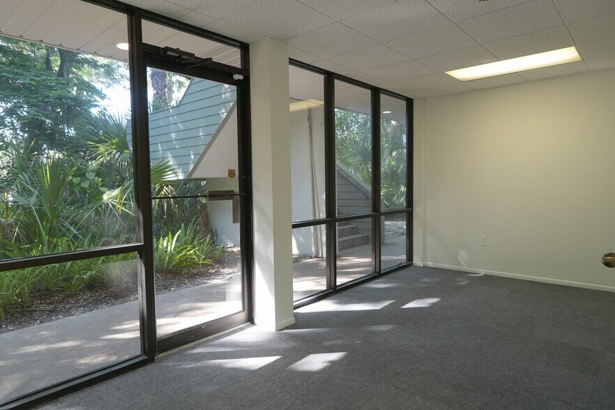 More Photos Of 2477 Stickney Point Rd, Sarasota Medical For Sale